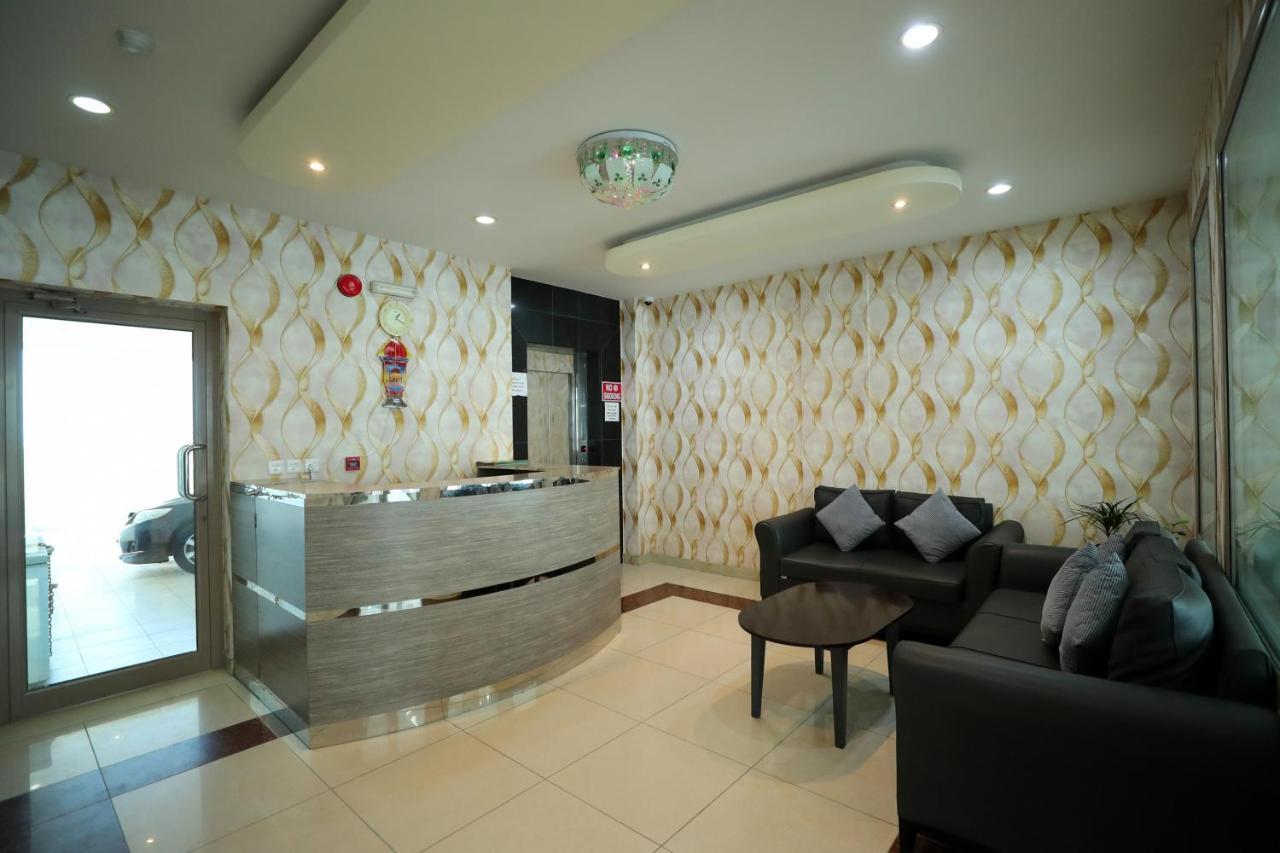 Oyo 107 Dana Plaza 1 Apartment Manama Luaran gambar